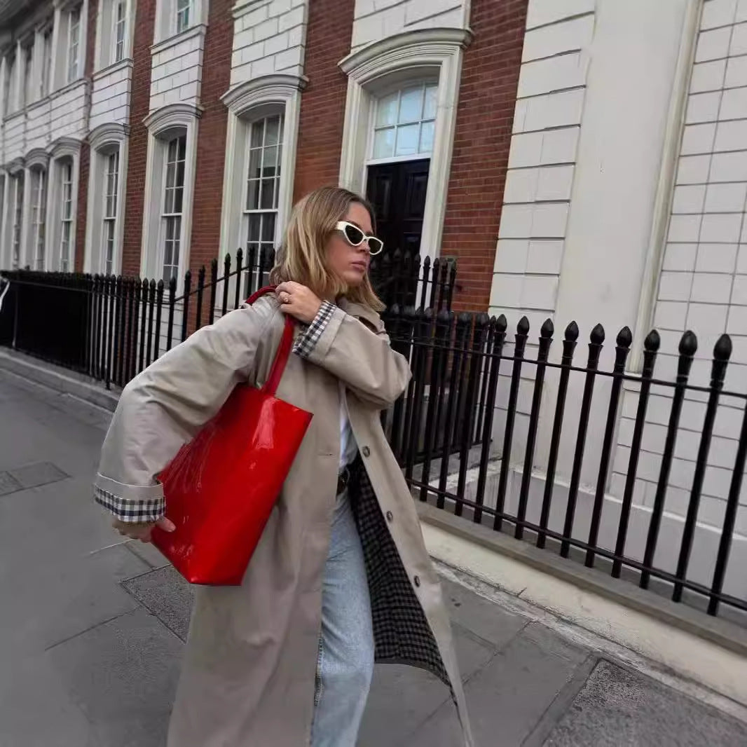 Gabardina recta con el interior a cuadraditos - Modelo London