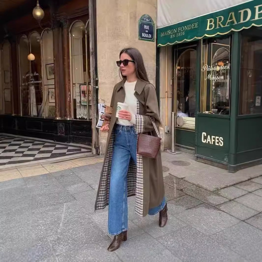 Gabardina recta con el interior a cuadraditos - Modelo London